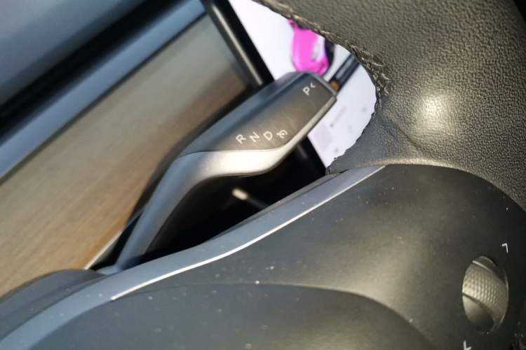 Used Tesla Model 3 2019 Standard Range Rear-Wheel Drive Upgraded Version (60 kWh) Gear Lever