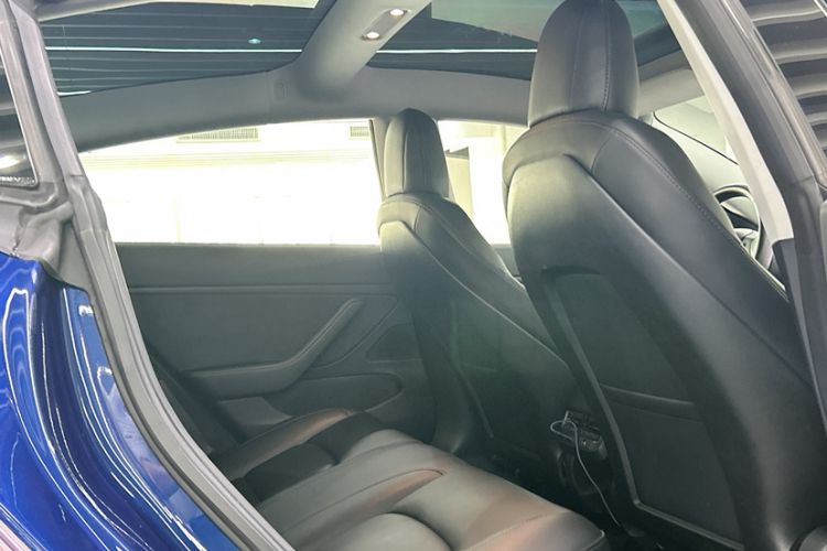 Used Tesla Model 3 2019 Long-Range Rear-Wheel-Drive Version Interior 11