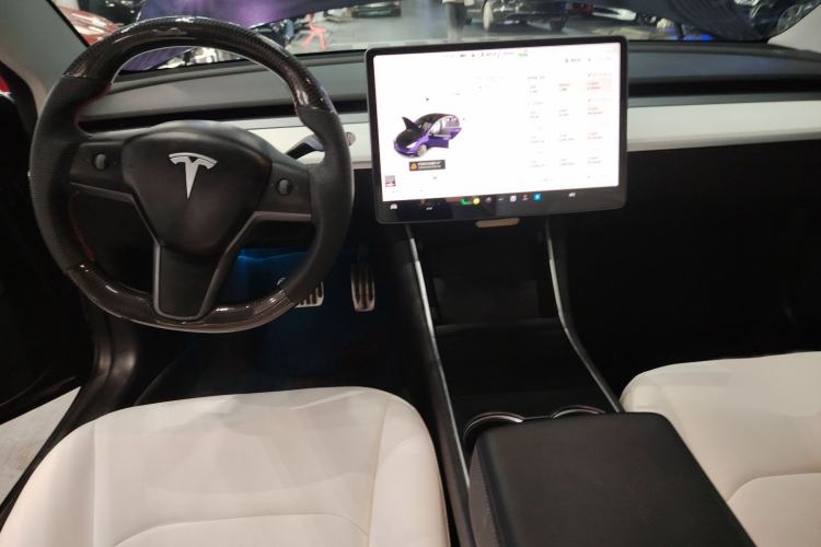 Used Tesla Model 3 2019 Long-Range All-Wheel-Drive Version Interior 2
