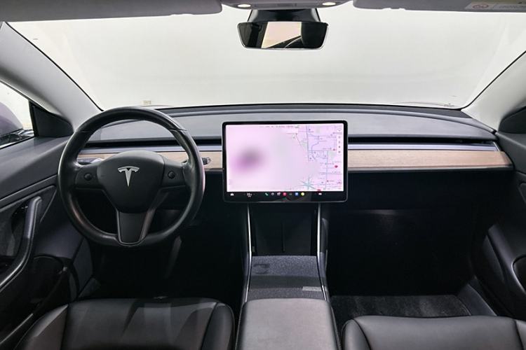 Used Tesla Model 3 2019 Long-Range Rear-Wheel-Drive Version Interior 2