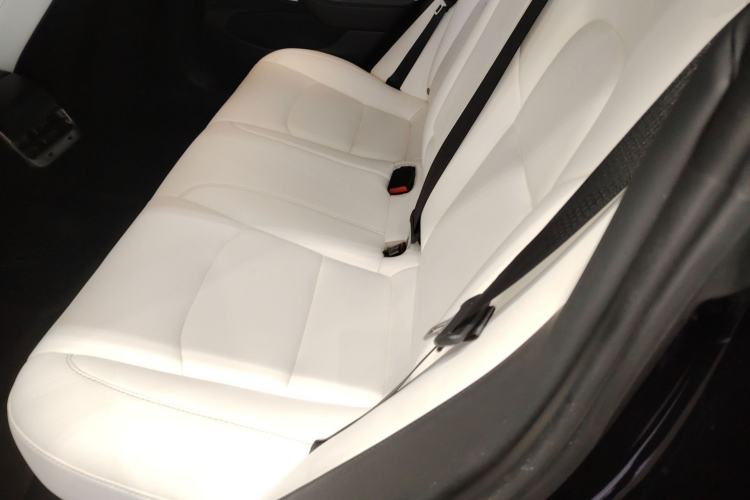 Used Tesla Model 3 2019 Long-Range All-Wheel-Drive Version Interior 4