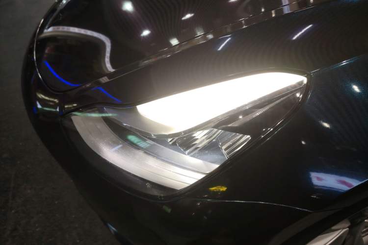 Used Tesla Model 3 2019 Long-Range All-Wheel-Drive Version Left Front Headlight