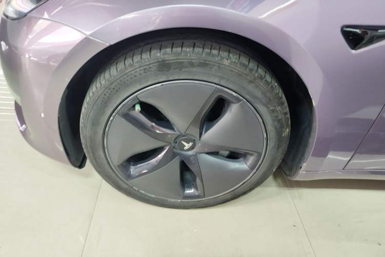 Used Tesla Model 3 2019 Long-Range All-Wheel-Drive Version Left Front Wheel Hub