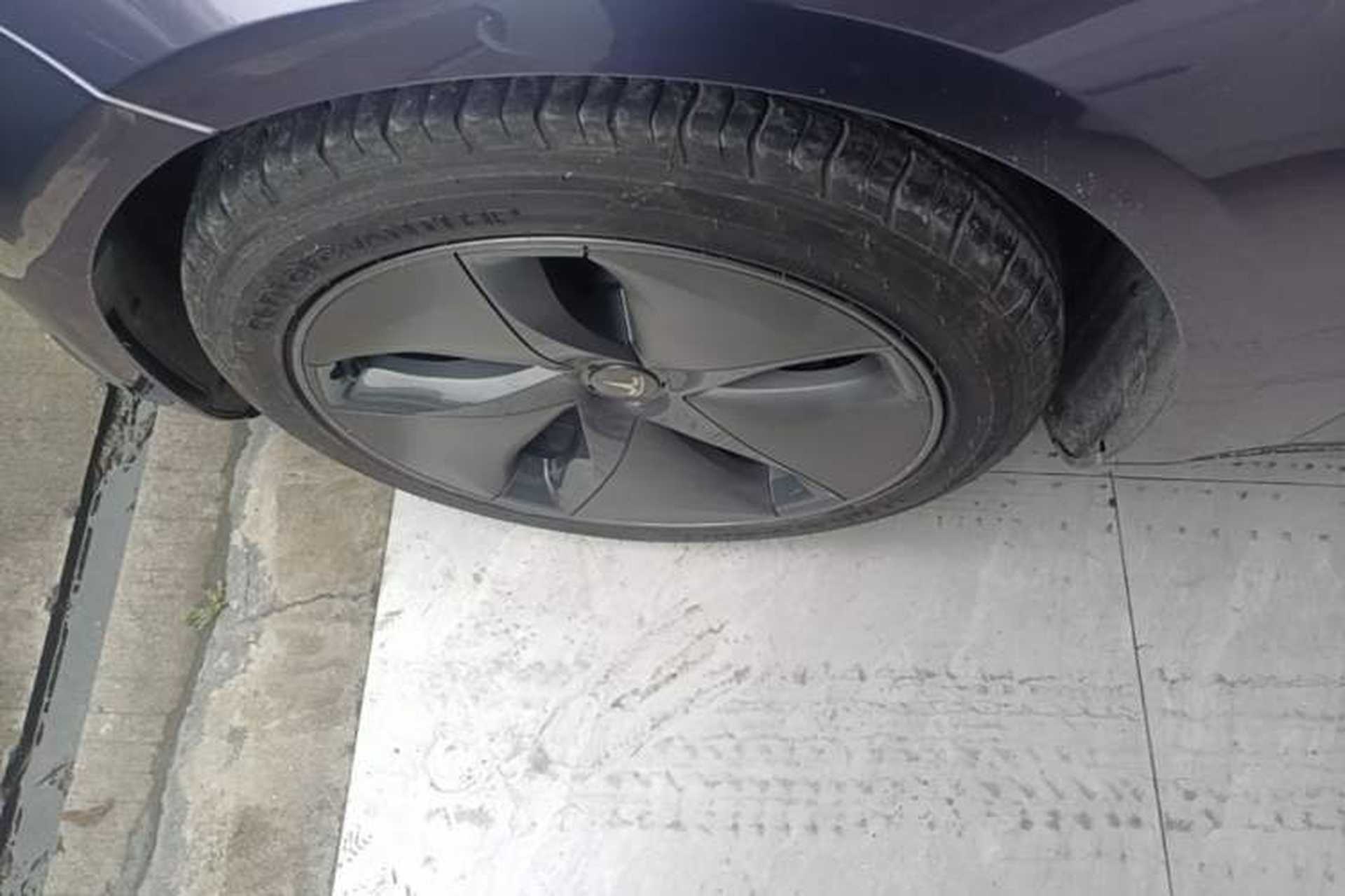 Used Tesla Model 3 2019 Standard Range Rear-Drive Upgraded Version Left Front Wheel Hub