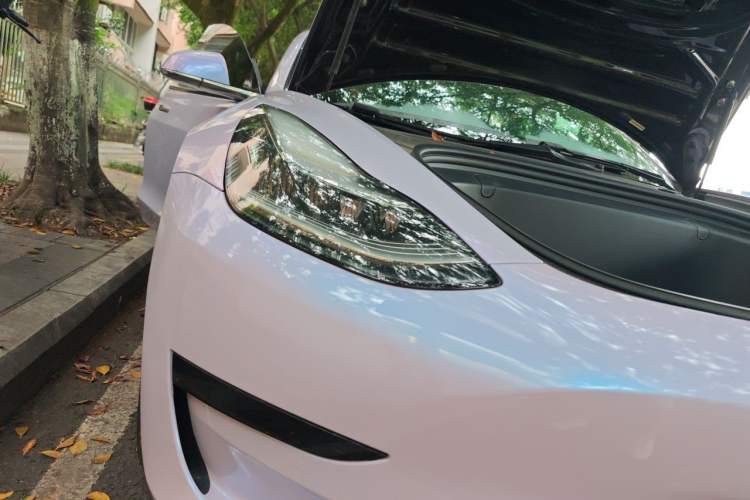 Used Tesla Model 3 2019 Long-Range Rear-Wheel-Drive Version Right Front Headlight