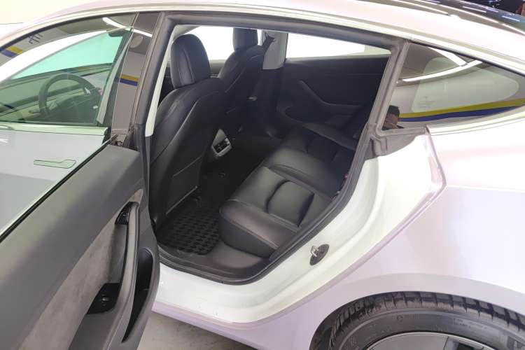 Used Tesla Model 3 2019 Standard Range Rear-Wheel Drive Upgraded Version (60 kWh) Right Rear Seat