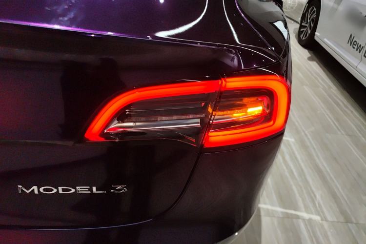 Used Tesla Model 3 2019 Standard Range Rear-Drive Upgraded Version Right Rear Taillight