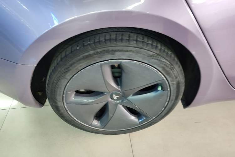 Used Tesla Model 3 2019 Long-Range All-Wheel-Drive Version Right Rear Wheel Hub