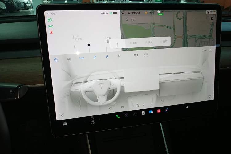 Used Tesla Model 3 2019 Long-Range Rear-Wheel-Drive Version Audio And AC Panel