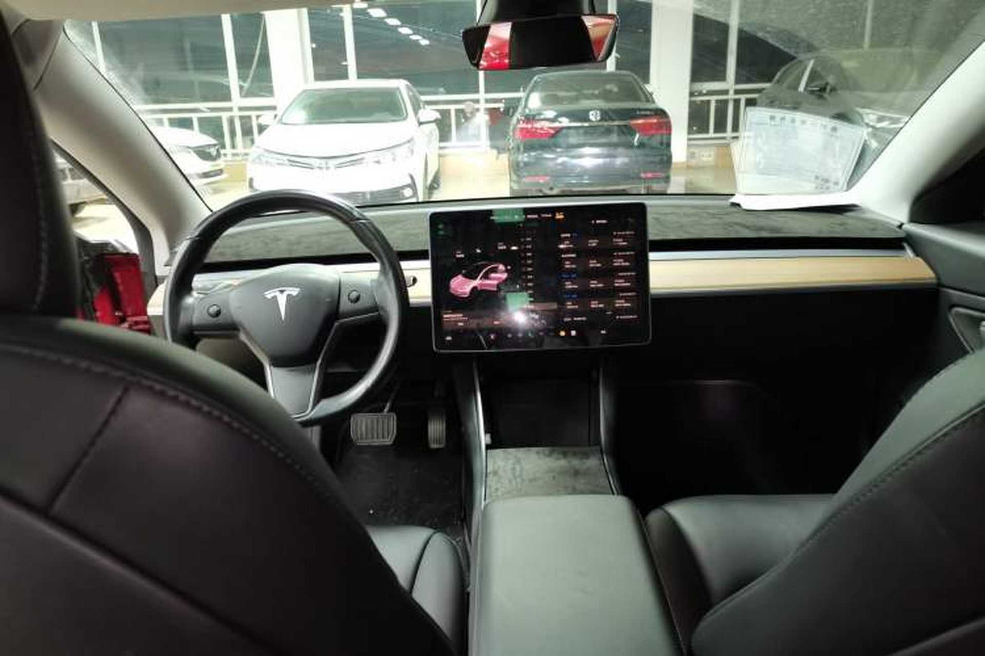 Used Tesla Model 3 2019 Long-Range All-Wheel-Drive Version Center Console