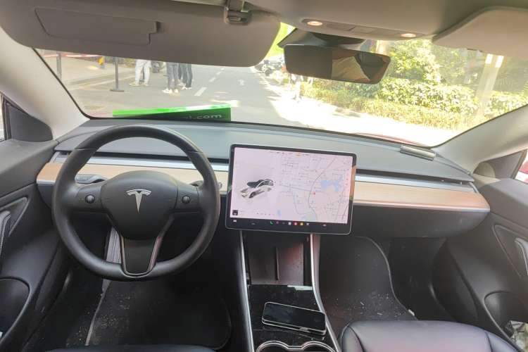 Used Tesla Model 3 2019 Standard Range Rear-Wheel Drive Upgraded Version (60 kWh) Center Console