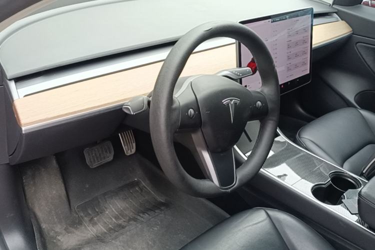 Used Tesla Model 3 2019 Long-Range All-Wheel-Drive Version Center Console