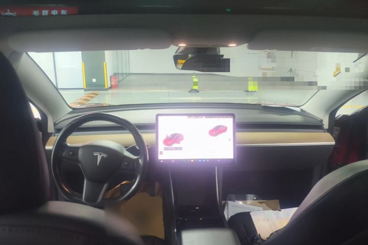 Used Tesla Model 3 2019 Long-Range All-Wheel-Drive Version Center Console