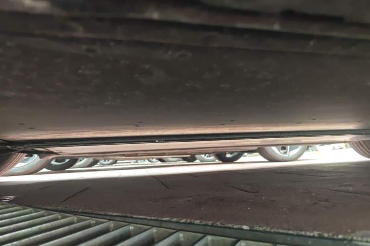 Used Tesla Model 3 2019 Standard Range Rear-Wheel Drive Upgraded Version (60 kWh) Chassis Front Left