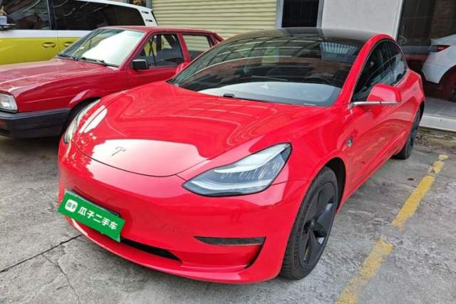 Używany Tesla Model 3 2019 Long-Range Rear-Wheel-Drive Version