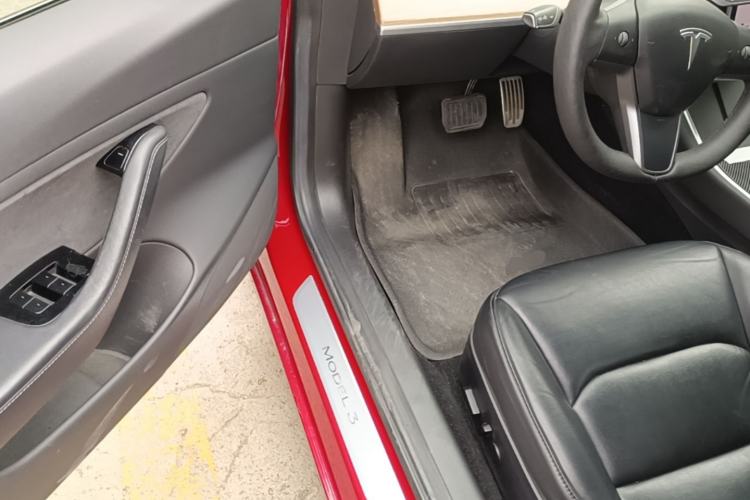 Used Tesla Model 3 2019 Long-Range All-Wheel-Drive Version Driver Seat