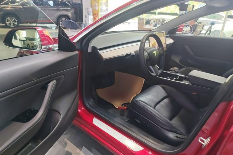 Used Tesla Model 3 2019 Long-Range All-Wheel-Drive Version Driver Seat