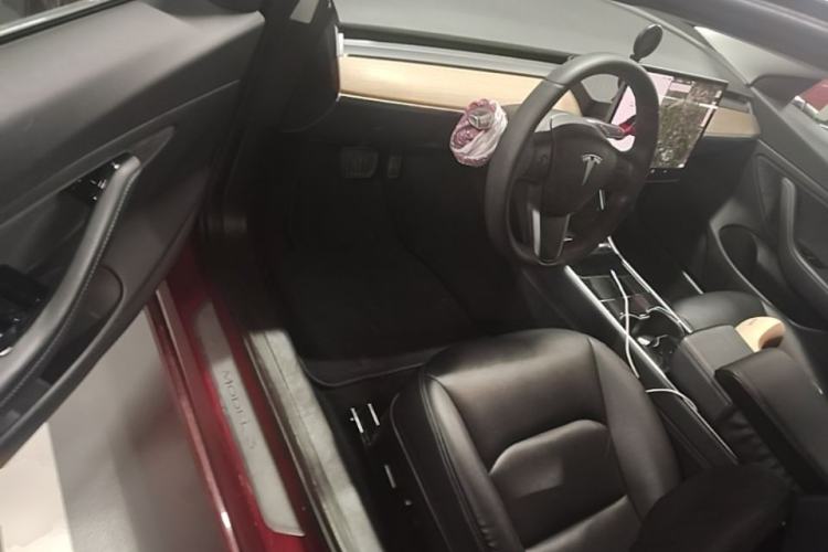 Used Tesla Model 3 2019 Long-Range All-Wheel-Drive Version Driver Seat