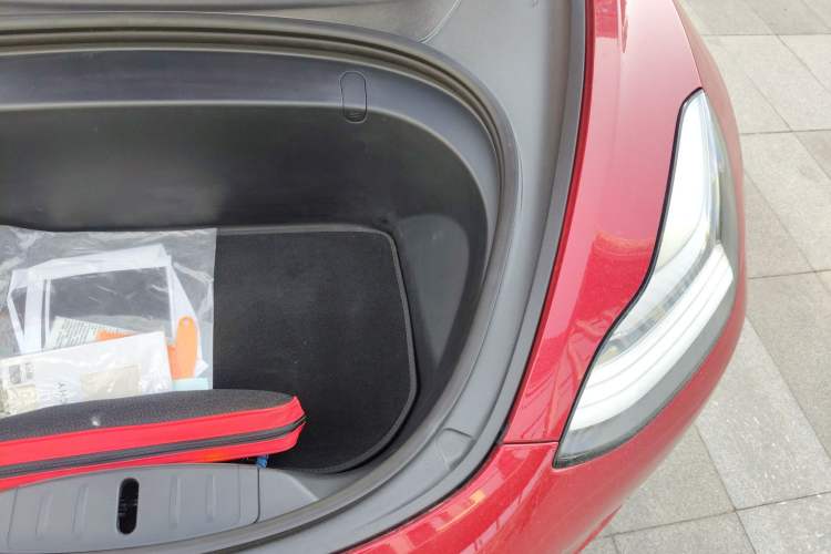 Used Tesla Model 3 2019 Long-Range Rear-Wheel-Drive Version Engine Bay Left