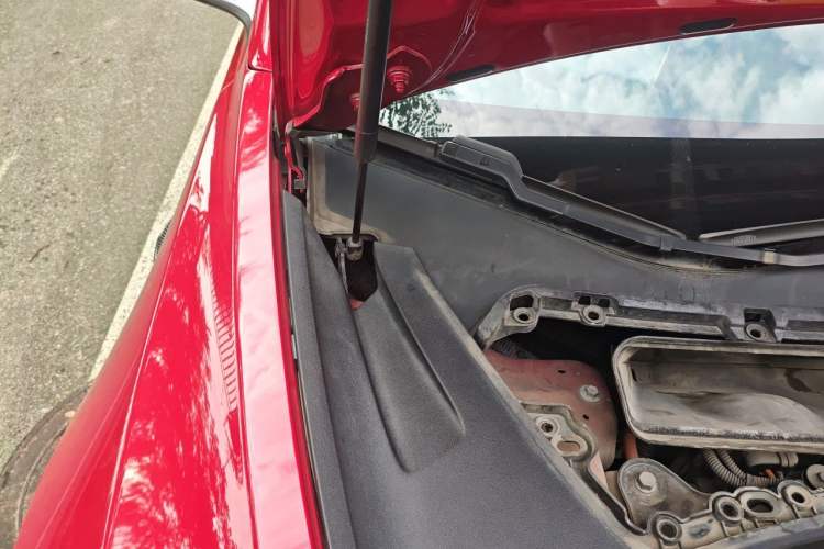 Used Tesla Model 3 2019 Long-Range Rear-Wheel-Drive Version Engine Bay Right
