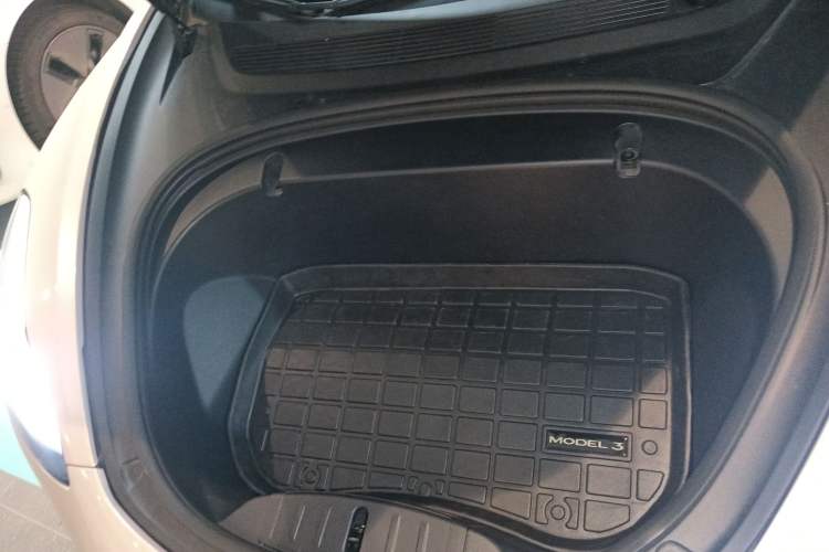 Used Tesla Model 3 2019 Long-Range Rear-Wheel-Drive Version Engine Bay