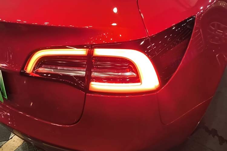 Used Tesla Model 3 2019 Long-Range Rear-Wheel-Drive Version Exterior 3