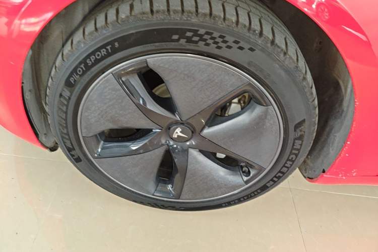 Used Tesla Model 3 2019 Long-Range Rear-Wheel-Drive Version Exterior 4