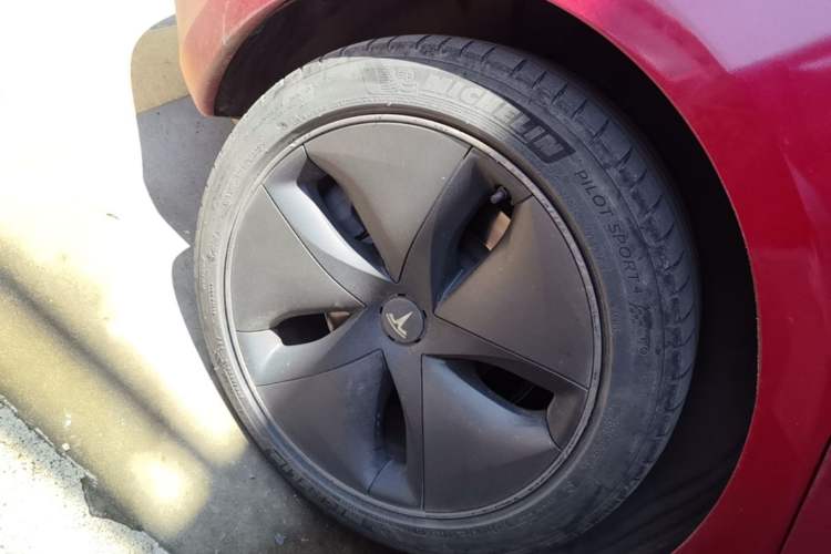 Used Tesla Model 3 2019 Long-Range Rear-Wheel-Drive Version Exterior 5