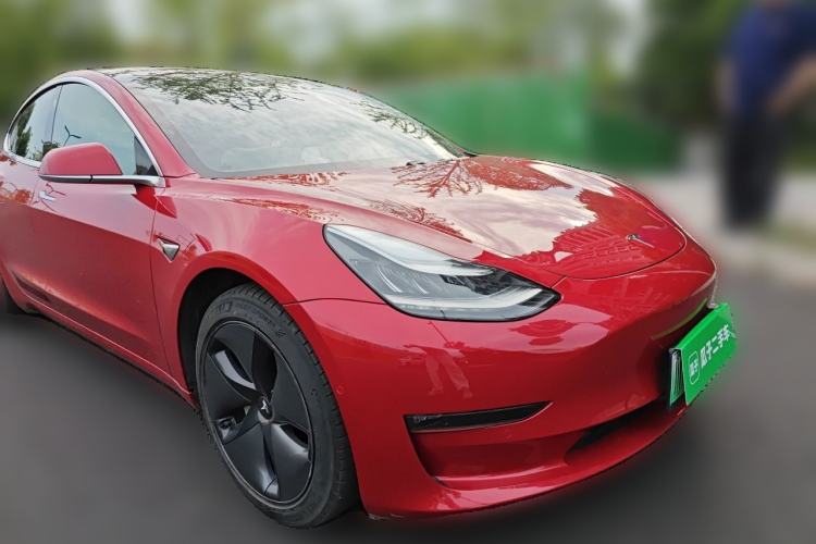 Used Tesla Model 3 2019 Long-Range Rear-Wheel-Drive Version Front Right 45 Deg