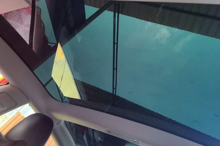 Used Tesla Model 3 2019 Long-Range Rear-Wheel-Drive Version Headliner