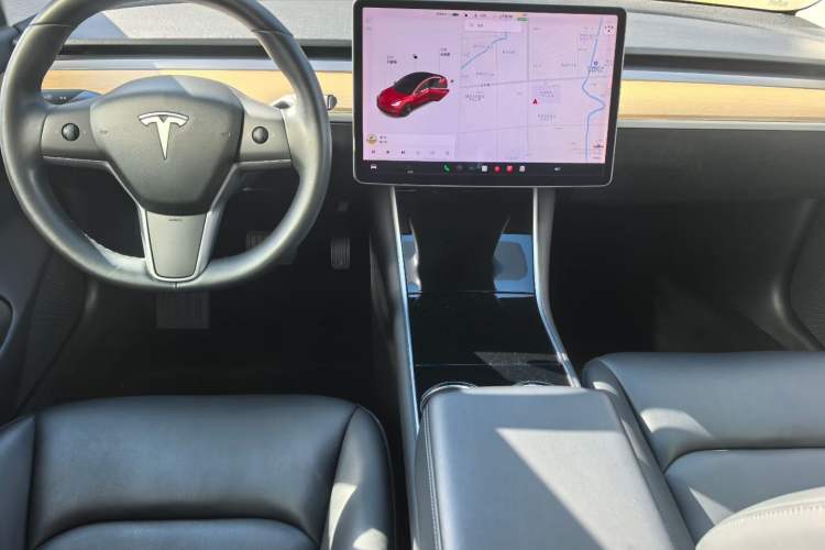 Used Tesla Model 3 2019 Long-Range Rear-Wheel-Drive Version Interior 2