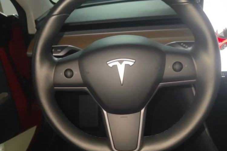 Used Tesla Model 3 2019 Long-Range Rear-Wheel-Drive Version Interior 2