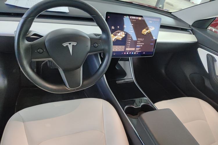 Used Tesla Model 3 2019 Long-Range Rear-Wheel-Drive Version Interior 3