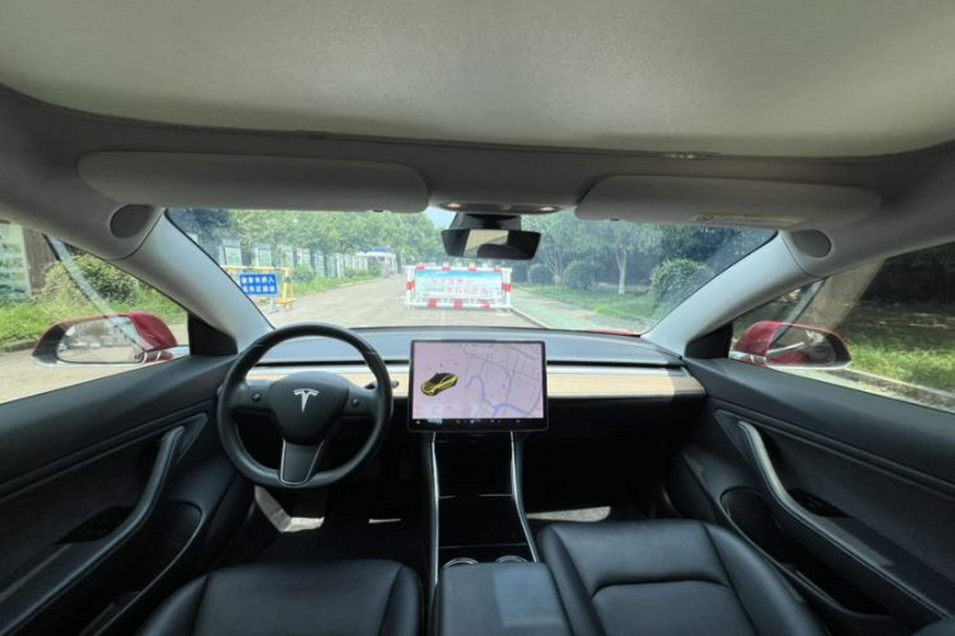 Used Tesla Model 3 2019 Long-Range All-Wheel-Drive Version Interior 3