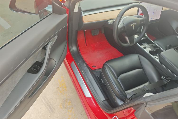 Used Tesla Model 3 2019 Standard Range Rear-Drive Upgraded Version Interior 3