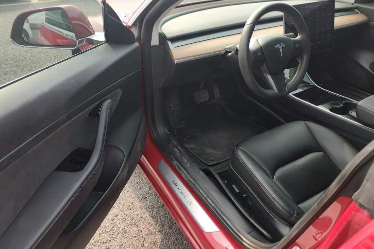 Used Tesla Model 3 2019 Standard Range Rear-Drive Upgraded Version Interior 3