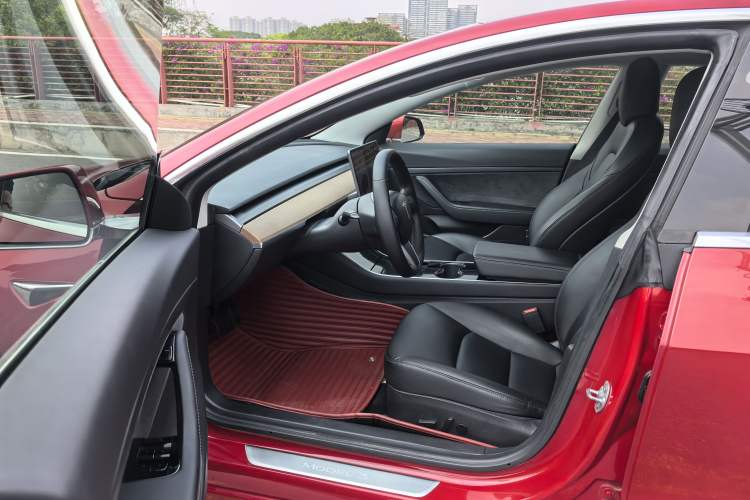 Used Tesla Model 3 2019 Standard Range Rear-Drive Upgraded Version Interior 4