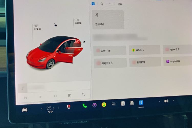 Used Tesla Model 3 2019 Long-Range All-Wheel-Drive Version Interior 4