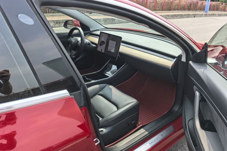 Used Tesla Model 3 2019 Standard Range Rear-Drive Upgraded Version Interior 5