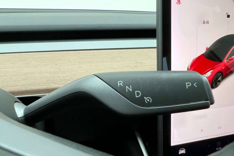 Used Tesla Model 3 2019 Long-Range Rear-Wheel-Drive Version Interior 5