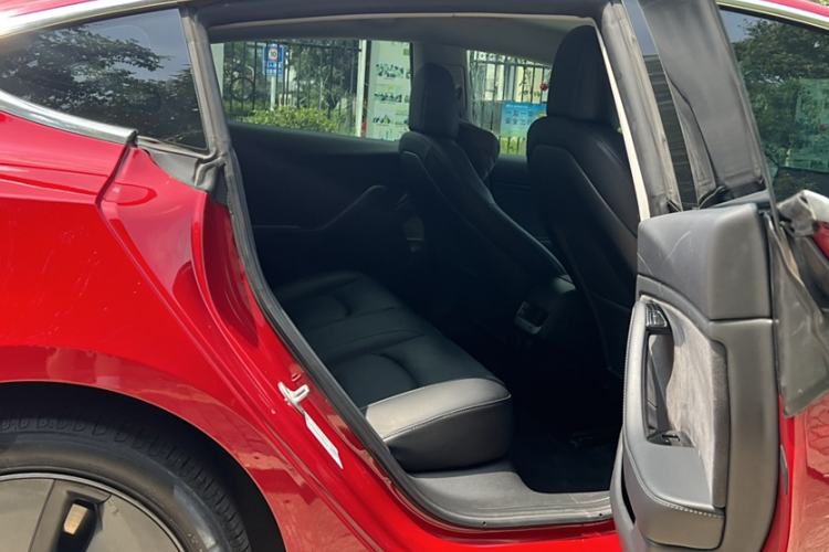 Used Tesla Model 3 2019 Long-Range All-Wheel-Drive Version Interior 6