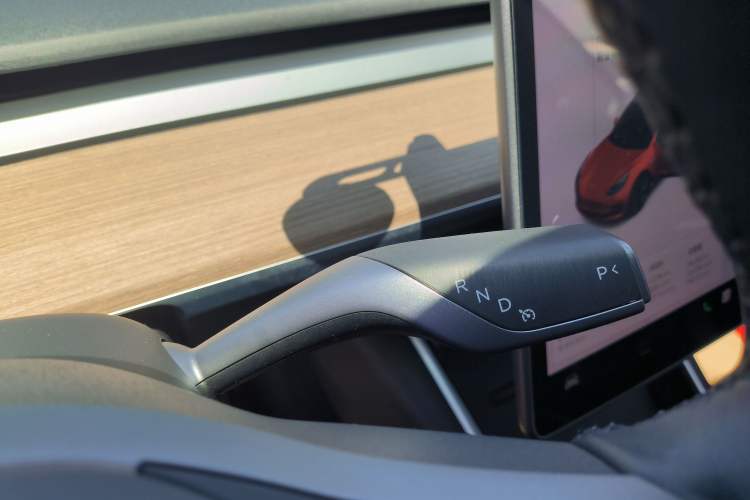 Used Tesla Model 3 2019 Long-Range All-Wheel-Drive Version Interior 7
