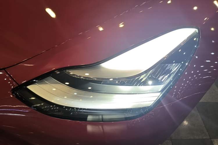Used Tesla Model 3 2019 Long-Range Rear-Wheel-Drive Version Left Front Headlight