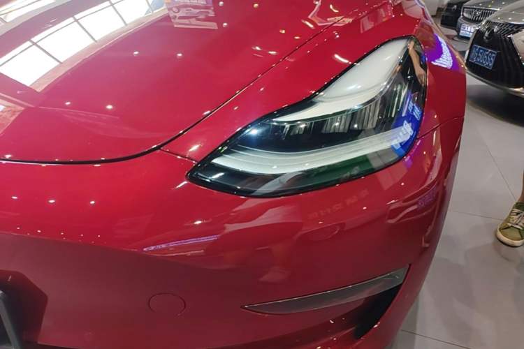 Used Tesla Model 3 2019 Long-Range All-Wheel-Drive Version Left Front Headlight