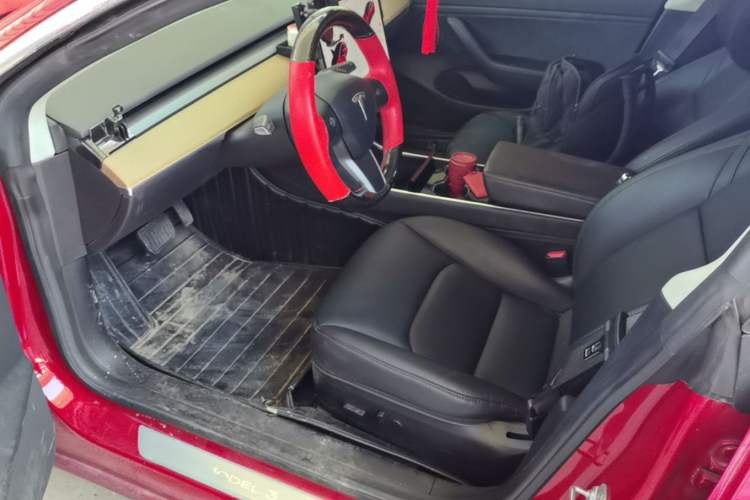 Used Tesla Model 3 2019 Long-Range Rear-Wheel-Drive Version Left Front Seat