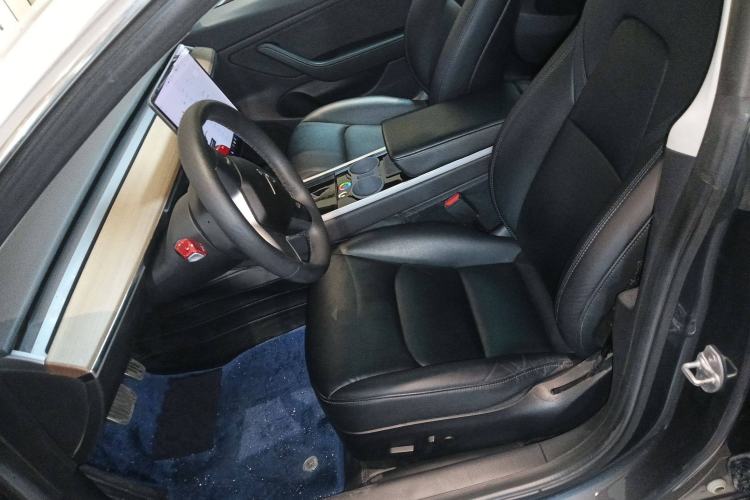 Used Tesla Model 3 2019 Long-Range Rear-Wheel-Drive Version Left Front Seat