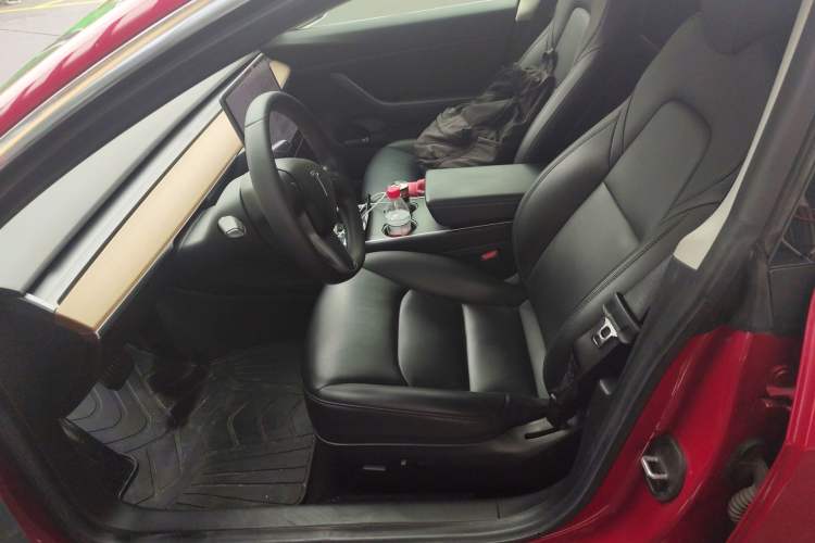 Used Tesla Model 3 2019 Long-Range Rear-Wheel-Drive Version Left Front Seat