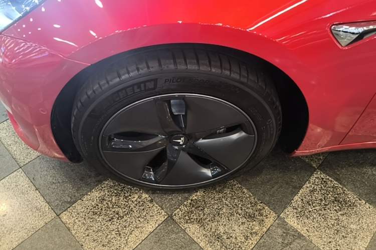 Used Tesla Model 3 2019 Long-Range Rear-Wheel-Drive Version Left Front Wheel Hub