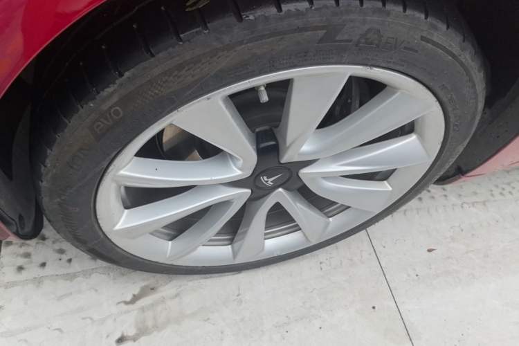 Used Tesla Model 3 2019 Standard Range Rear-Drive Upgraded Version Left Front Wheel Hub