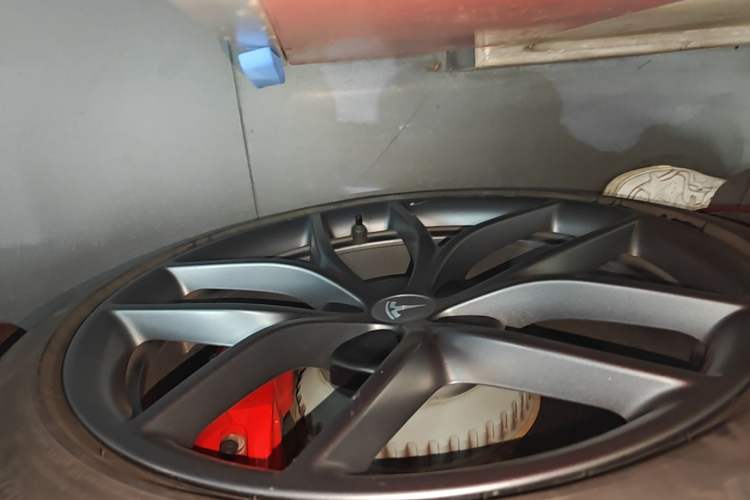 Used Tesla Model 3 2019 Standard Range Rear-Drive Upgraded Version Left Front Wheel Hub